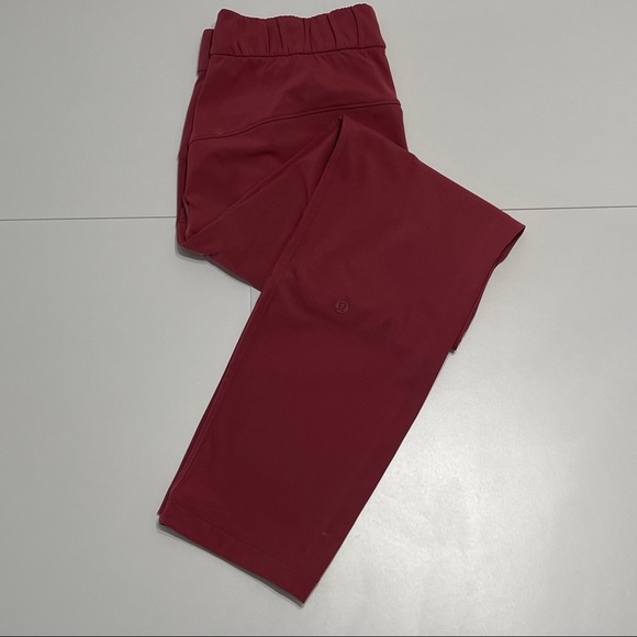 Lululemon keep moving pant in maroon - Picture 4 of 4